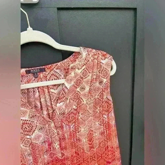 NYDJ Pintuck Floral Sleeveless Blouse Size Small - Picture 6 of 11